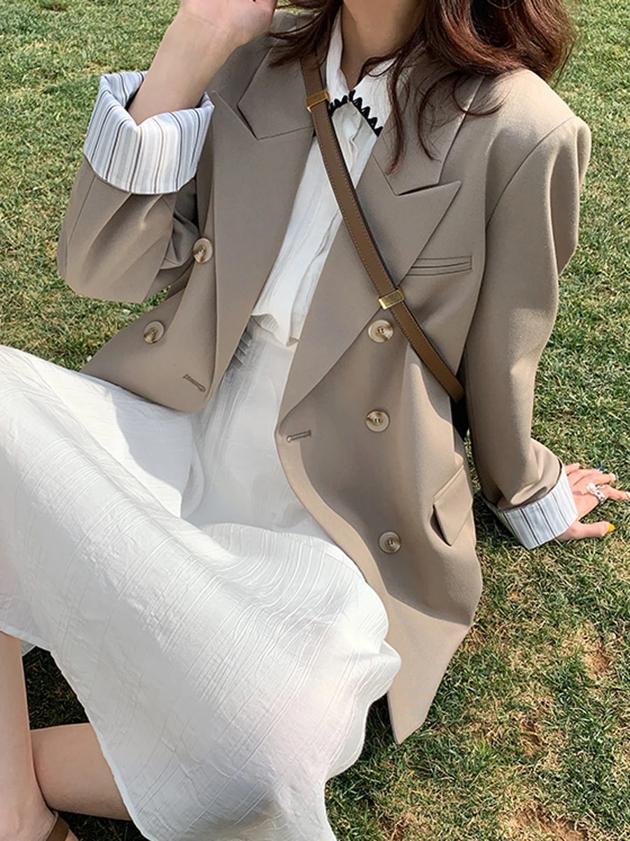 

Elegant Women's Suit Jacket 2024 Spring and Autumn Casual Black White Design Sense Niche Blazer Popular Double-breasted Suit Top