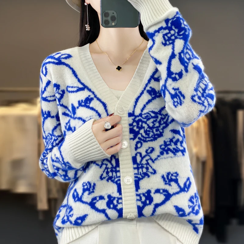 

New V-neck Jacquard Cashmere Cardigan in Autumn and Winter Women's Loose Knitted Wool Jacket Design Sense Sweater Outside Top