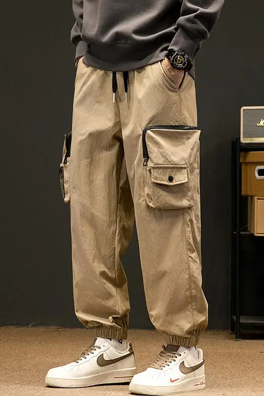 Slide image 45f60c7802994bd8906e75bb5efb5ba6