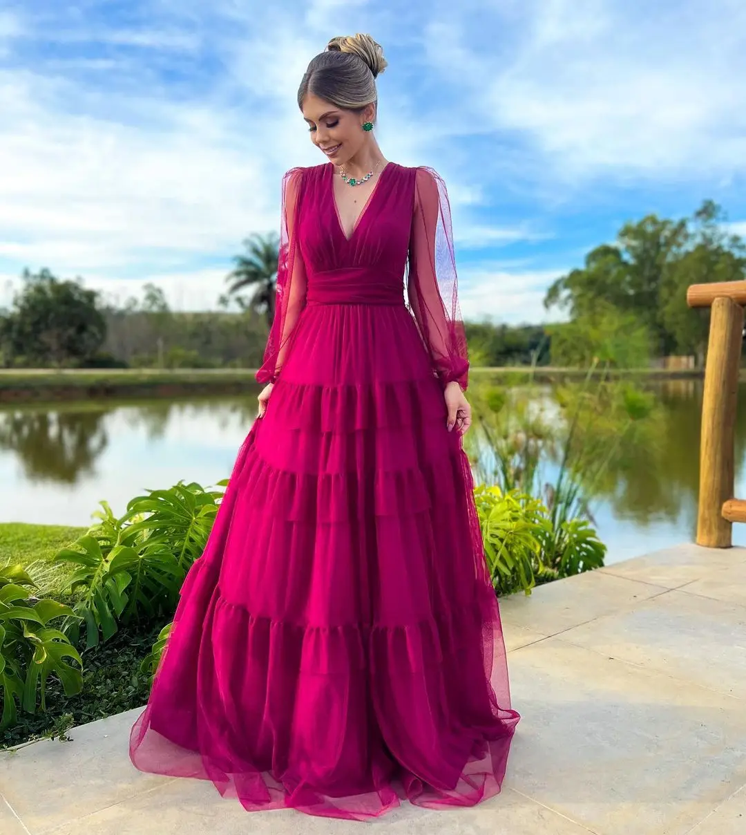 

Fuchsia Prom Dresses Strapless Ruffles Women Evening Party Gowns With Sashes Pleat Formal Wedding Guest Bridesmaid Dresses