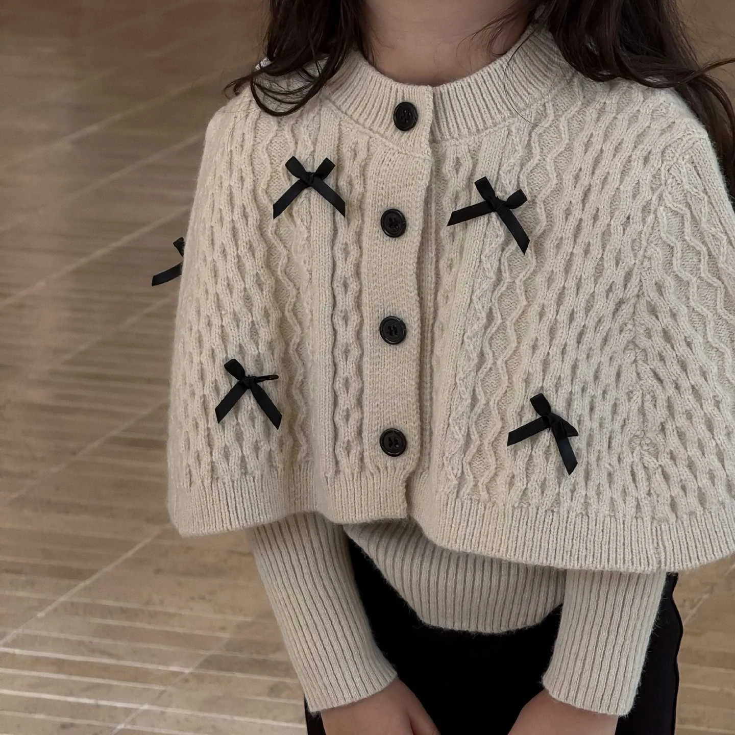 2025 가을 여아 신상 나비 스웨터 망토 패션 한국판 웨스턴 스타일 벨보텀 팬츠 레트로