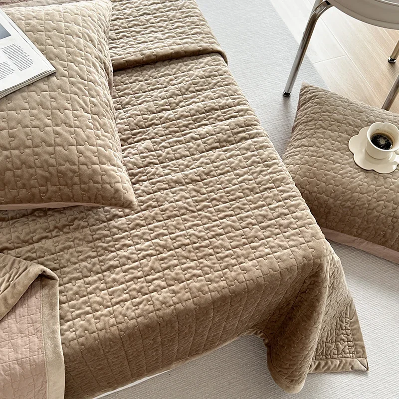 Description Picture 5 of itemSoft velvet Bedspread on the bed cover cotton plaid Bedspreads for double sheets blanket sofa cover Mattress topper