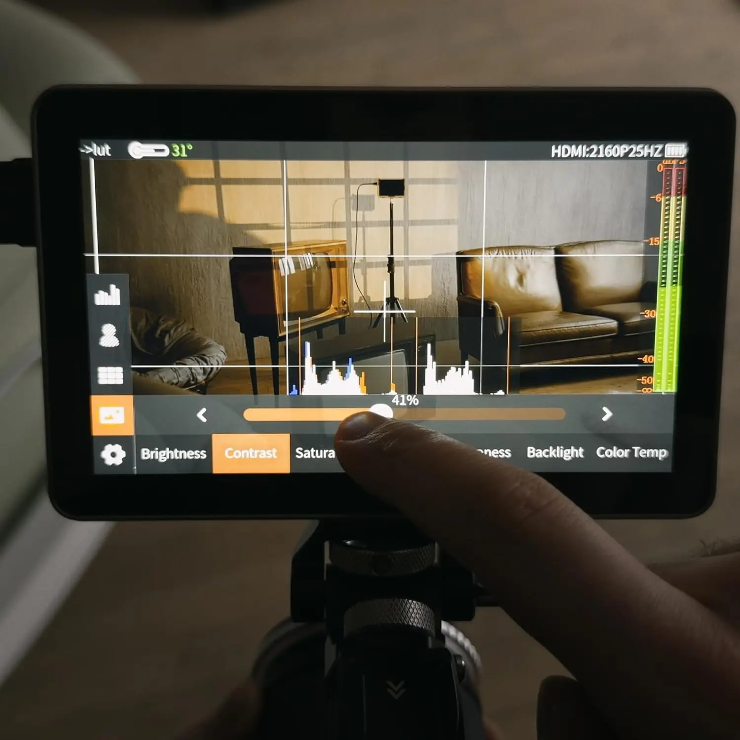 VILTROX DC-X3 2000니트 슈퍼 브라이트 주광 조건에서 시청 가능한 아나모픽 디스크위즈 4K 입력 출력 필드 카메라