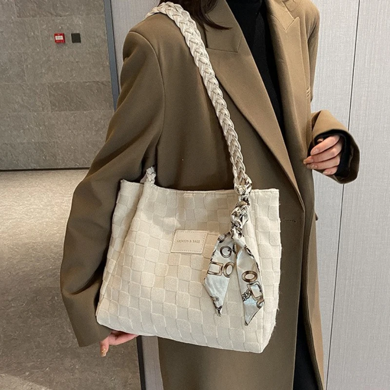 New Fashionable Flow Large Capacity Casual Lightweight Canvas Handbag Fashionable Street One Shoulder Package