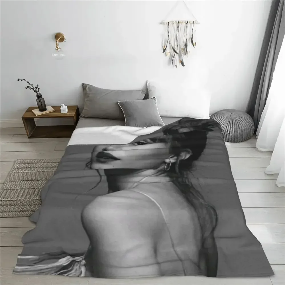 Description Picture 5 of itemA-Aitanas Flannel Blankets Quality Soft Durable Music Singer Throw Blanket Winter Travel Office Living Room Pattern Bedspread