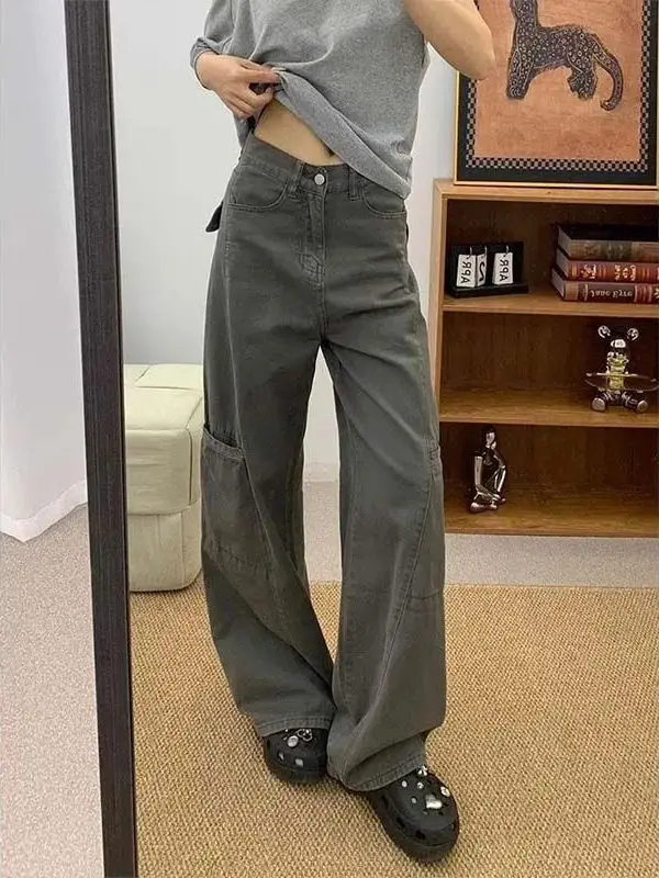 جينز نسائي واسع مطرز نجمة