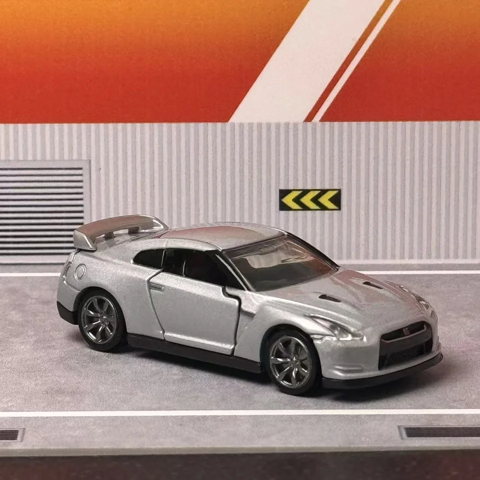 TAKARA TOMY Tomica New Premium TP17 Nissan GT-R Alloy Diecast