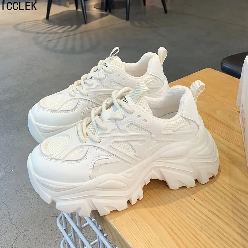 Женские кроссовки с вулканизированной подошвой Белые Повседневные на толстой