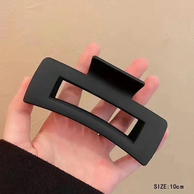 Elegant Black Hair Clip for Women - Fashionable Shark Clamp Accessory
