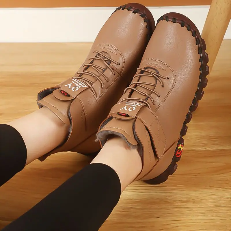 Autumn Winter Women Flat Shoes Leather  Short Boots Female Soft Sole Comfort Booties Winter Warm Plush Snow Boots Waterproof