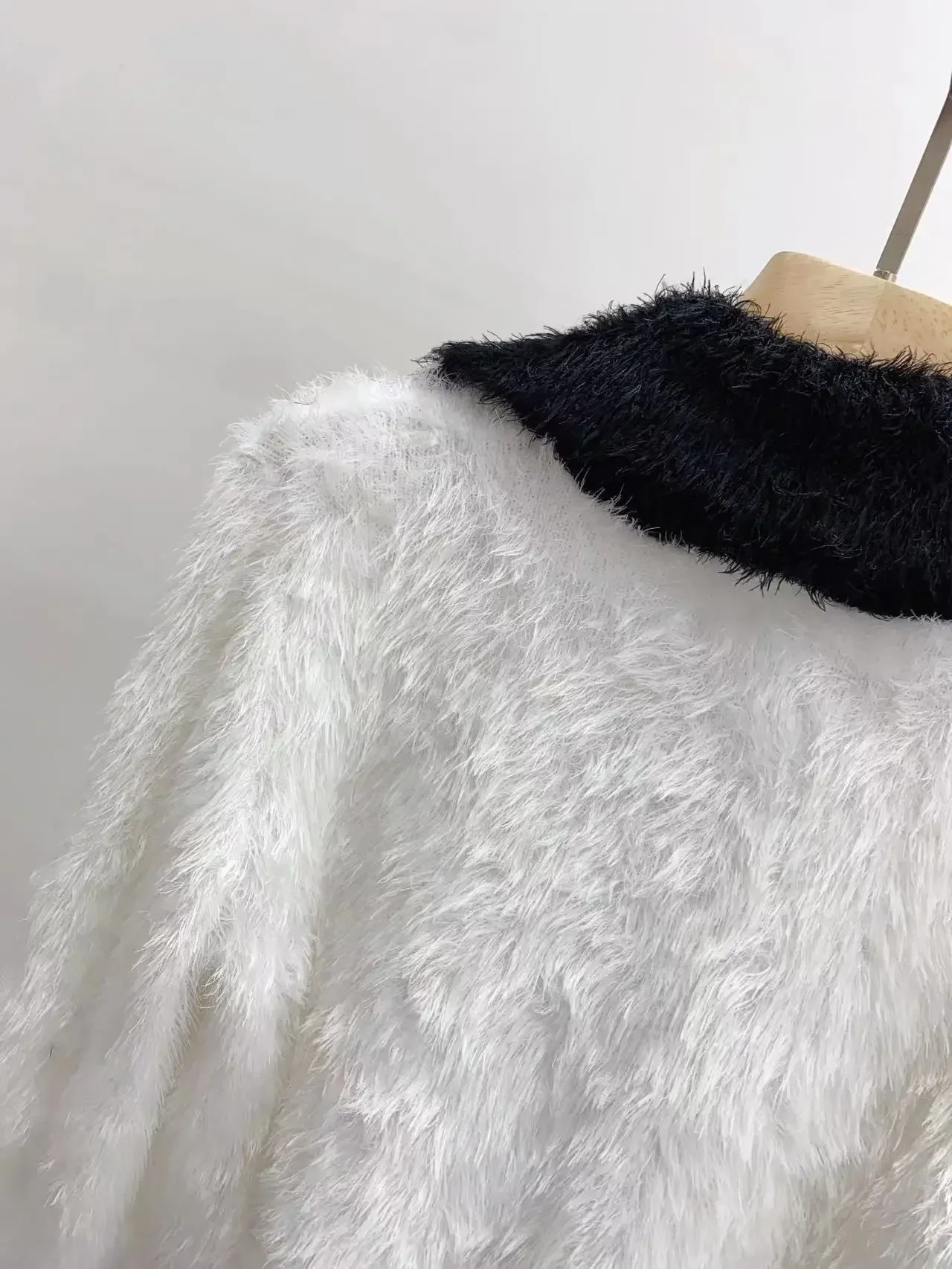 

Женский однобортный вязаный кардиган с V-образным вырезом и длинным рукавом