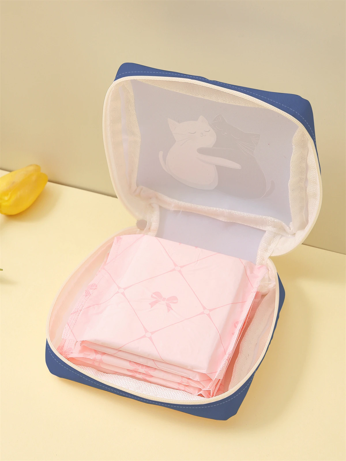 Cat printed sanitary napkin storage bag, women's lightweight tissue bag, sanitary tissue bag