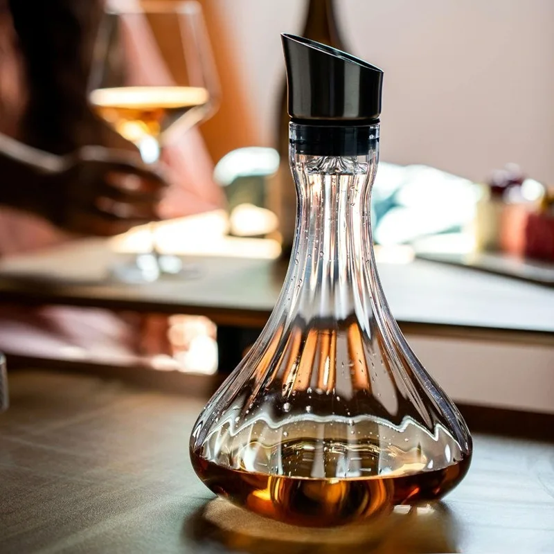 European Style Luxury Crystal Glass Wine Decanter with Handle forRed Wine Elegant Home Barware Drinking Accessories