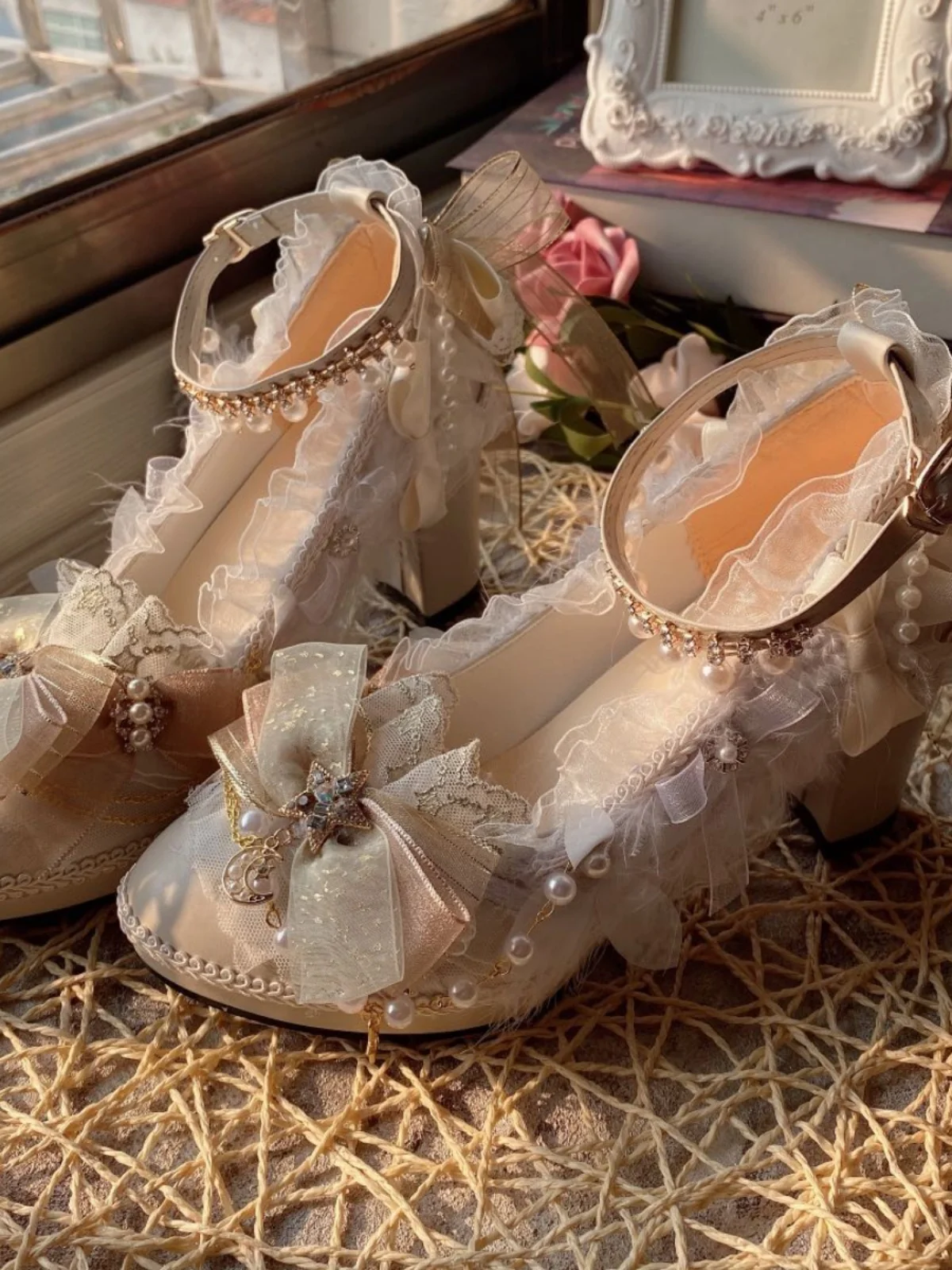 Girl's Heart Handmade Sweet Flower Wedding High Heels White Gold Female Lolita High Heels Thick Heels Lo Shoes Stage Performance