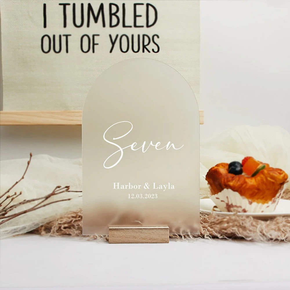 서리로 덮은 아치형 아크릴 웨딩 사인, 나무 베이스 포함, DIY 빈 아크릴 테이블 번호 카드, 스탠드 홀더 포함, 이벤트 및 파티, 바