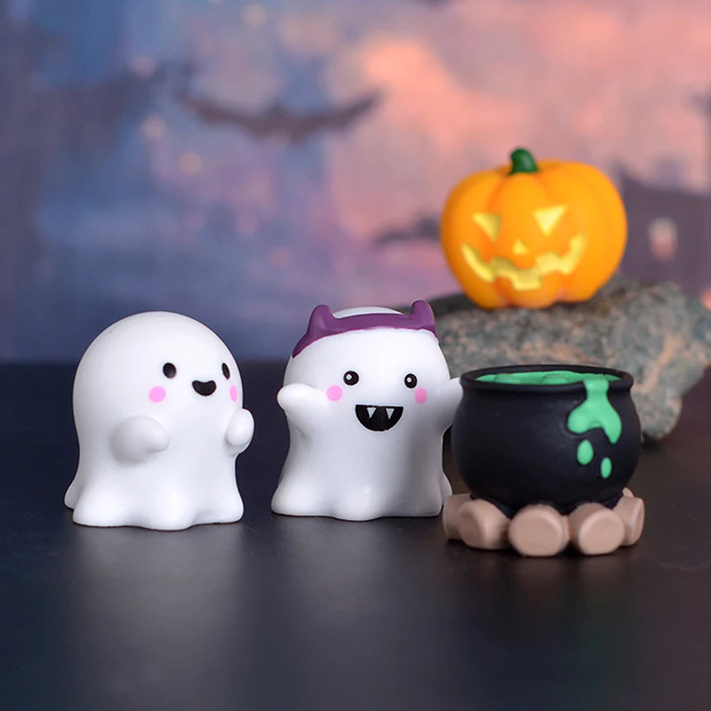 Description Picture 5 of itemCute Halloween Micro Landscape Miniature Figurines Resin Craft Mini Fairy Garden Ornaments Cute Pumpkin Ghost Vampire Decoration
