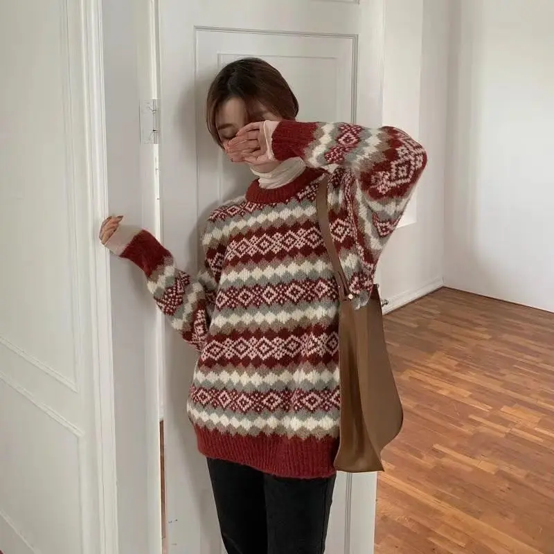 Рисунок 6 - Женский пуловер с круглым вырезом