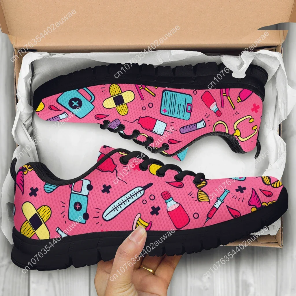 Scarpe da ginnastica esterno leggere con stampa medica di pronto soccorso rosa scuro scarpe mediche  infermiera scarpe