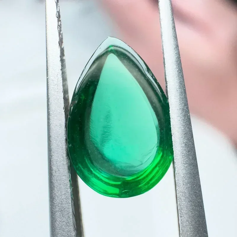 Hochwertige Laborgezüchtete Sambische Smaragde in Birnenform mit Glatter Oberfläche und Inklusionen Innen, Wählbar mit AGL-Zertifikat