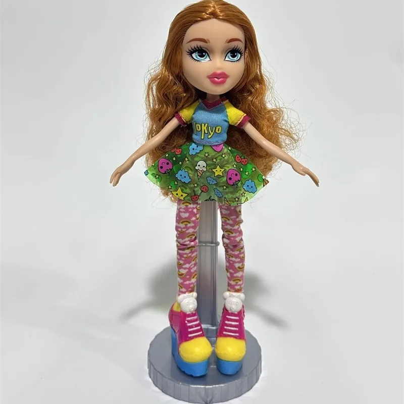 בובת הפתעה חדשה Bratz Goin Out Yasmin עם אביזרים סט צעצועים מתנות לבנות