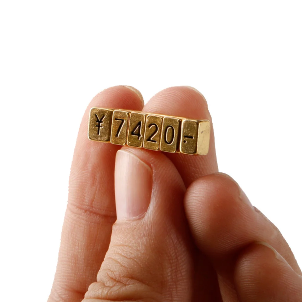 Prezzo Display Cubes Blocks Numbers Glod Cartellino Del Prezzo In Metallo Per Gioielli Espositore Da Banco Montaggio Regolabile Mini Dollaro