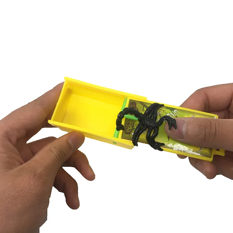 GTYHH Caja De Broma De Araña Aterradora, Set De 3 Piezas Con Arañas De Plástico Y Caja Sorpresa De Madera Para Fiestas Y Bromas