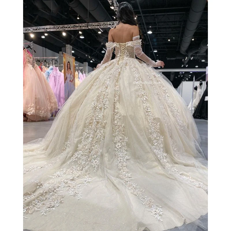 ANGELSBRIDEP Long Sleeves Quinceanera Dresses Ball Gown Appliqu&eacute; Lace Sweet 16 Dress Celebrity Party Gowns Graduation Customized