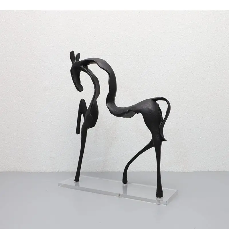 

Minimalist Black Horse Cast Iron Statue Desk Decoration Animal Metal Sculpture Ornaments Creative Horse Crafts Modern Home Decor