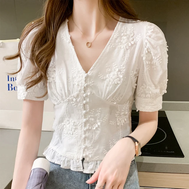 Tatlı beyaz dantel üstler kadın rahat puf kısa kollu v yaka işlemeli gömlek  2023 moda giysiler zarif elastik bluz 9778 - AliExpress