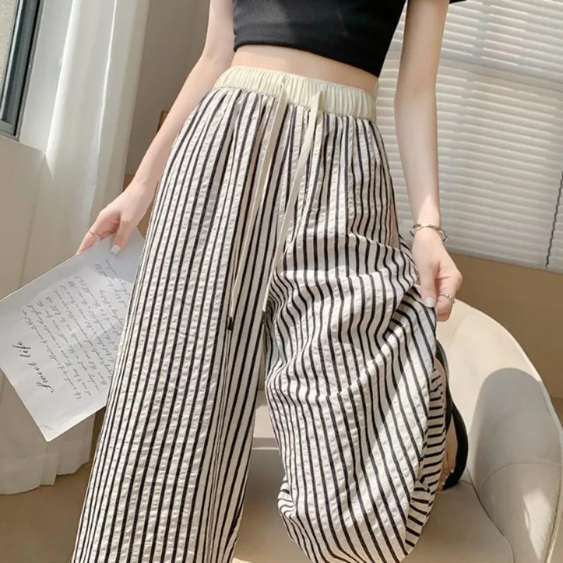 Брюки женские прямые с широкими штанинами