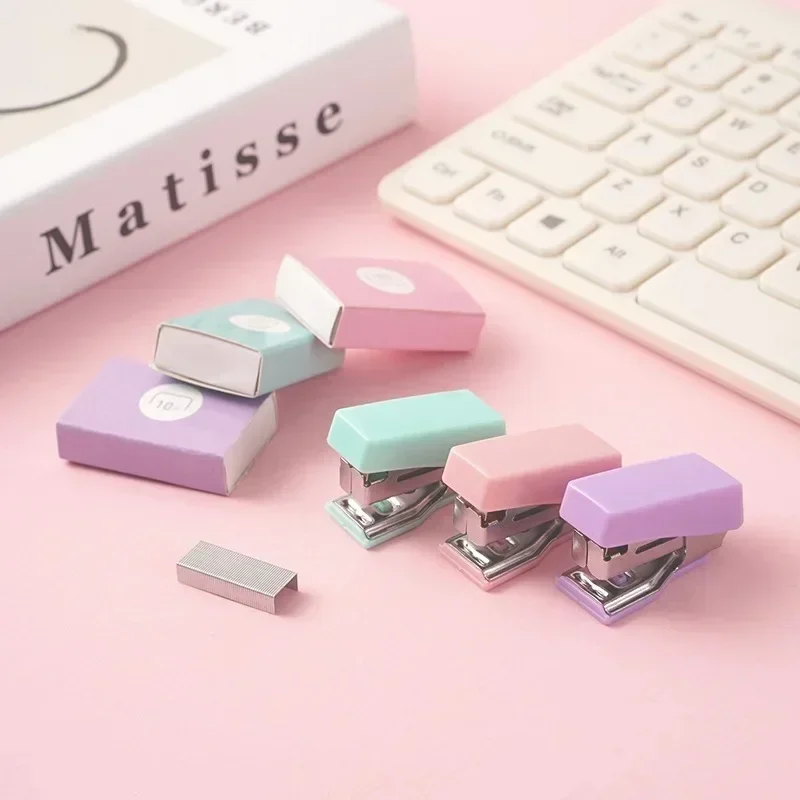 Push Stapler Mini Stapler Set Metal Stapler Morandi Color Metal Stapler Set with 500pcs 10# Staples Cute Mini Stapler Binding Tools Cute Stationery School Office Supplies