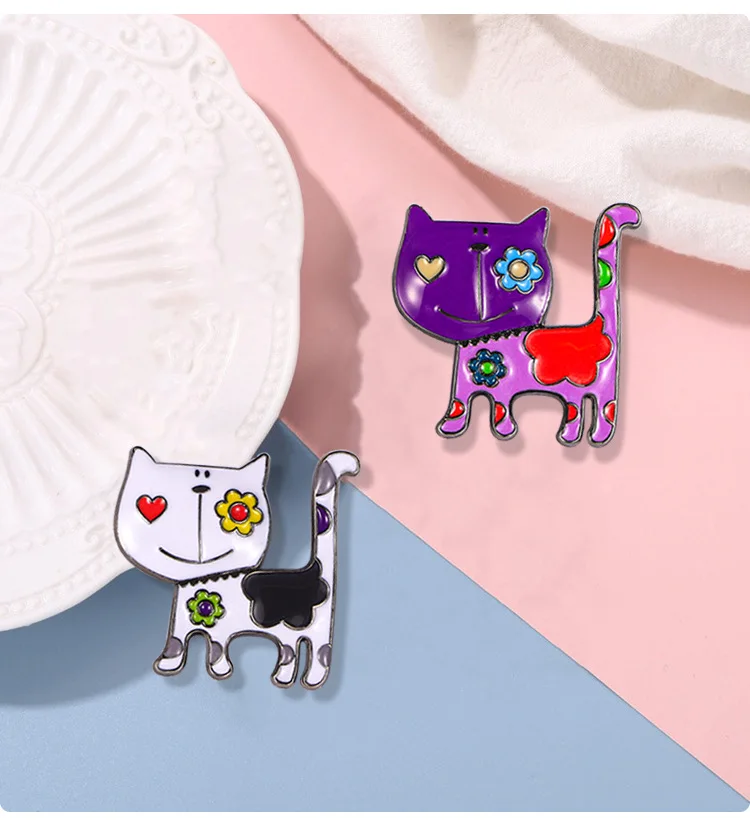 Charming Cat Shaped Vintage Brooch for Women