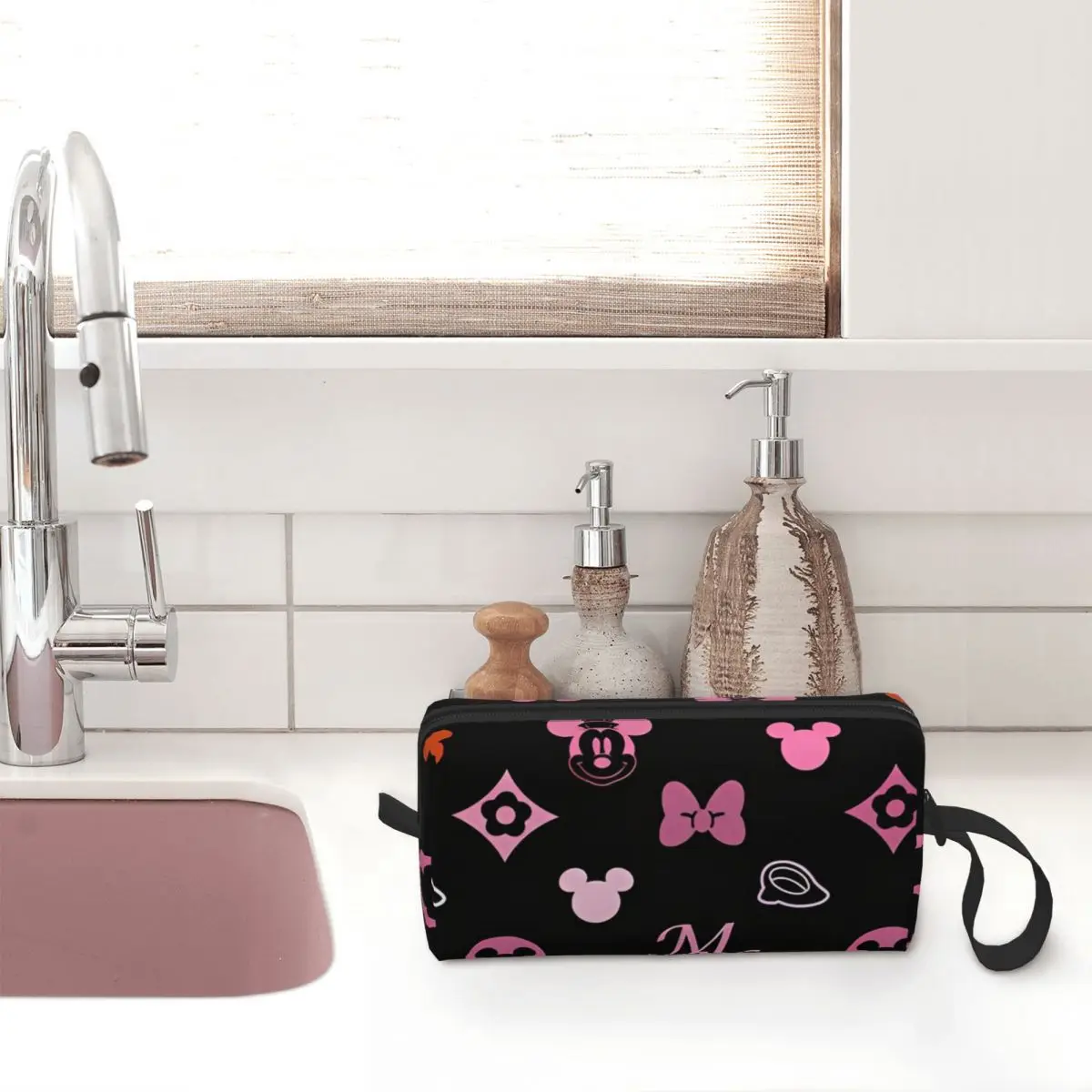 Cartoon Minnie Mickey Mouse Cosmetic Bag for Women Makeup Bags Travel Zipper Toiletry Bag Organizer Pouch 2