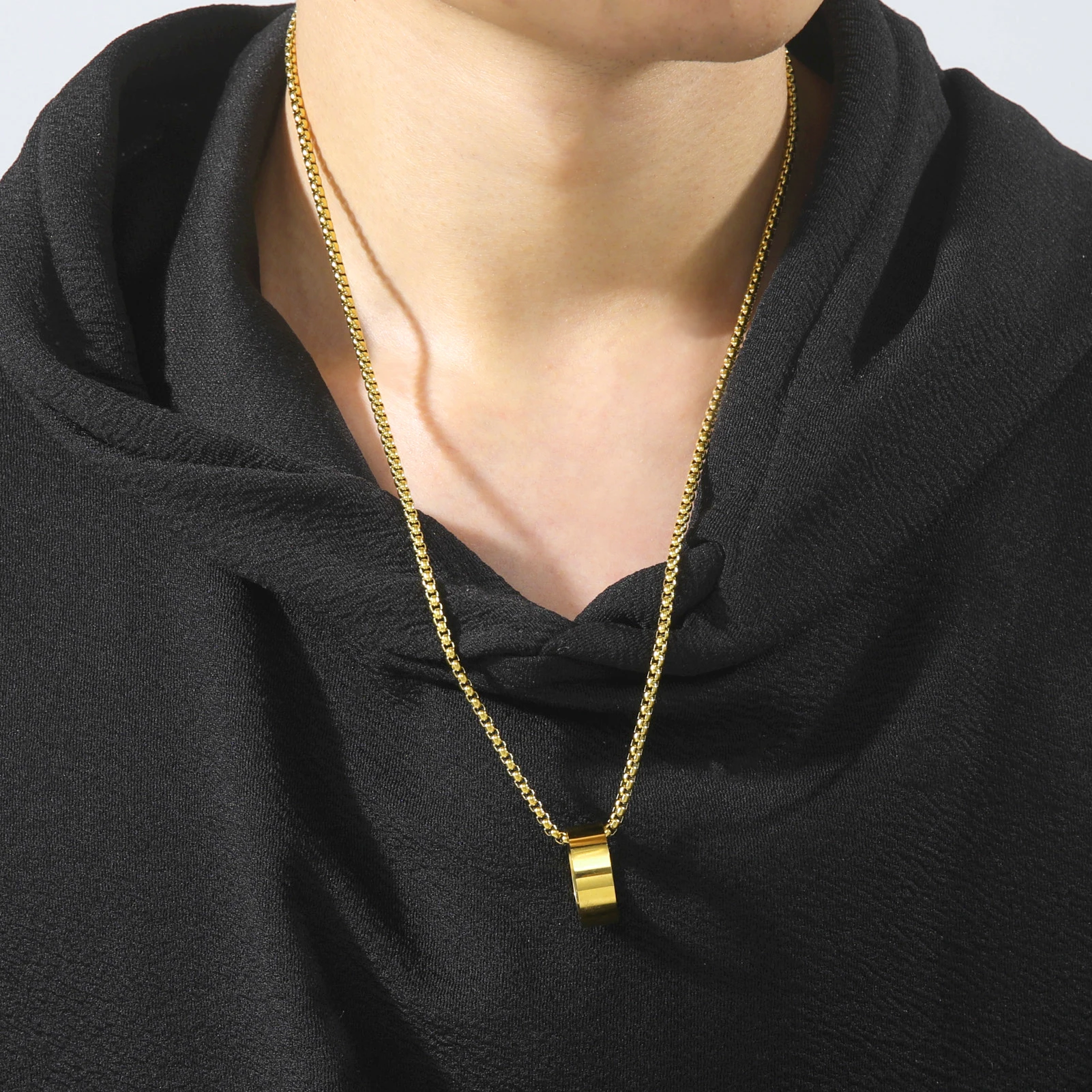 Skyrim Wide Circular Ring Pendant Stainless Steel Necklace for Men Fashionable and Minimalist Birthday Engagement Gift Jewelry_voghion.com