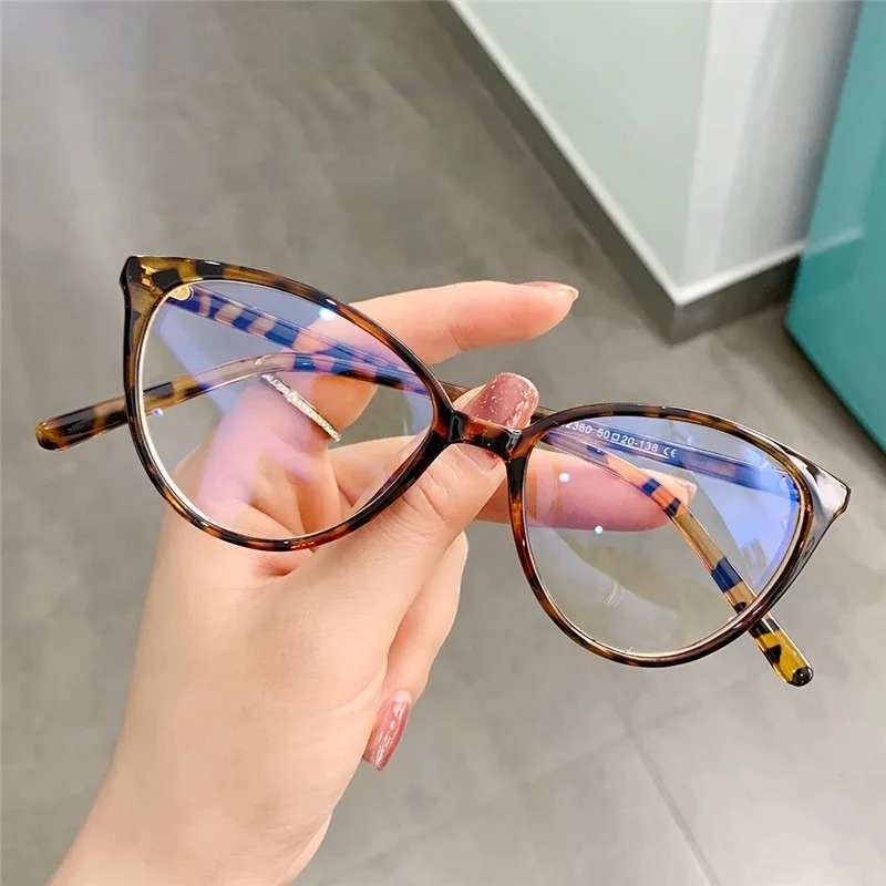 Occhiali Da Sole Cat Eye Senza Montatura – Oversize Colorato – Lenti In Policarbonato UV400 – Unisex – Viola