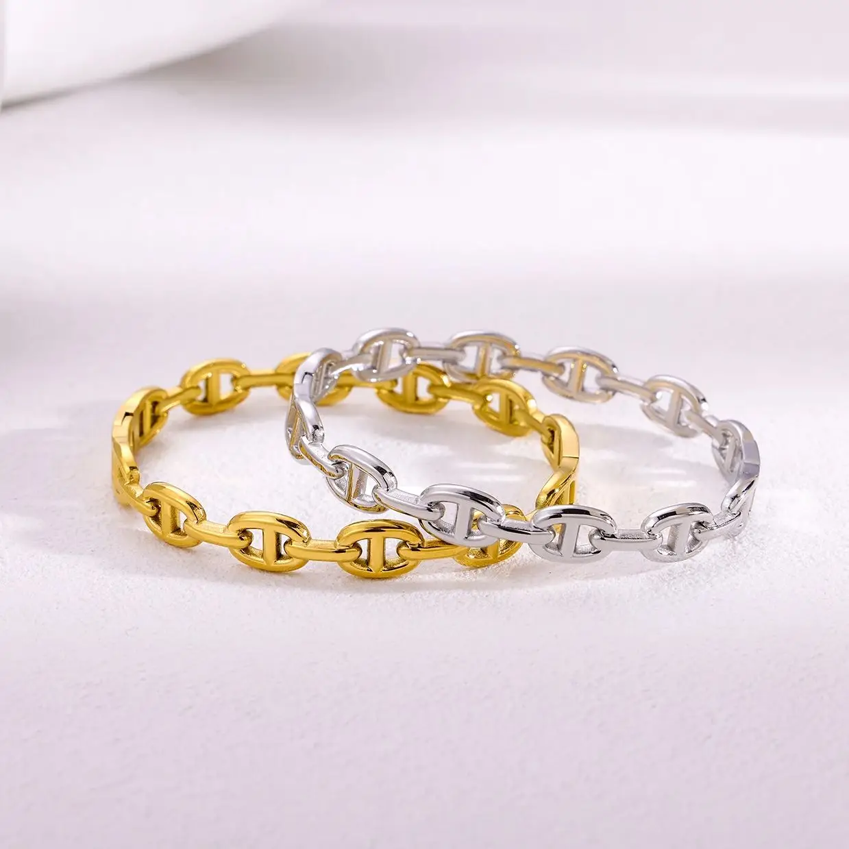 Titanium Steel Bracelet For Women Not Fade Plated 18k Gold Pig Nose Stainless Steel Hand Jewelry