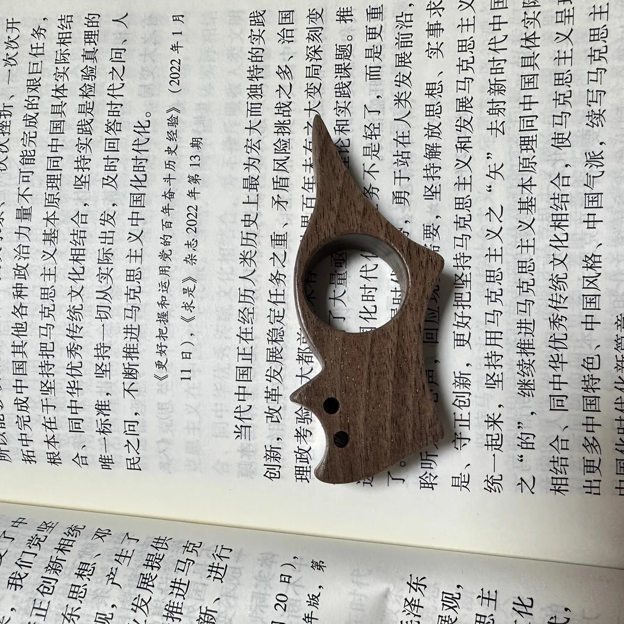 Cat Shape Wooden Book Page Holder Thumb Wood Book Holder Student Bookmarks Reading Accessories Back School Stationery Gifts