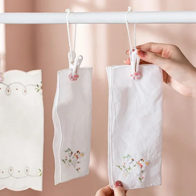 12Pcs/lot Kawaii Cat Claw Clothes Clips Plastic Metal Spring Clip Clothes Socks Quilt Underwear Clothespin No Track Laundry