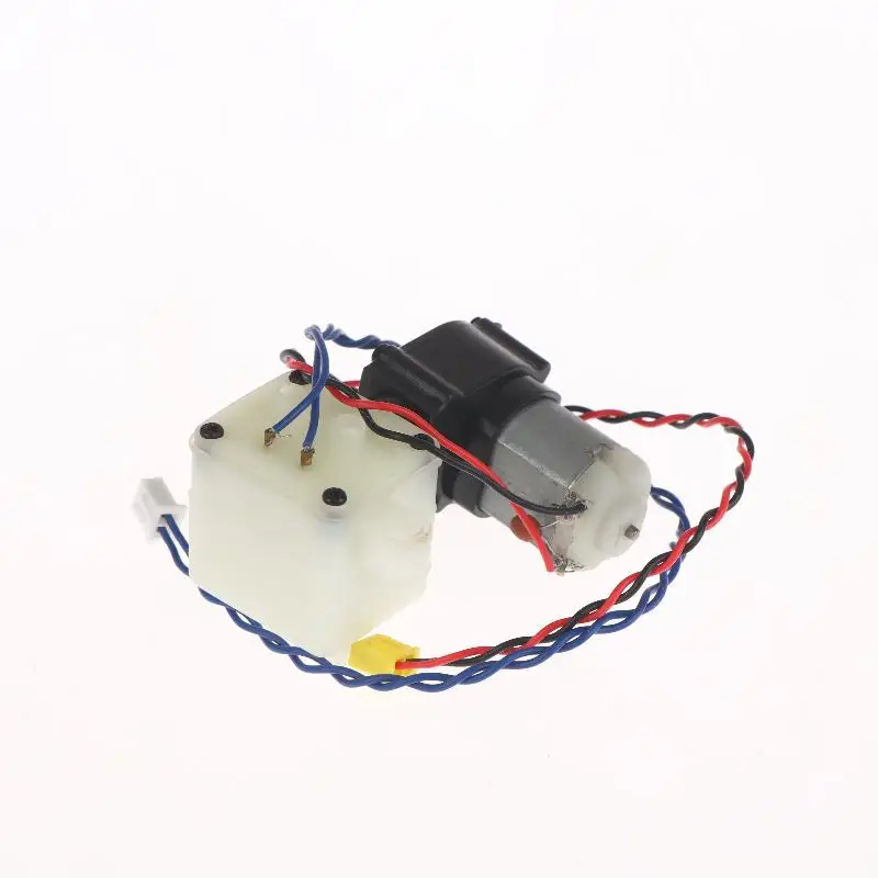 Générateur de fumée pour chars RC Henglong 1/16 version 6.0S/6.1S, posé à côté du char pour illustrer l'installation.