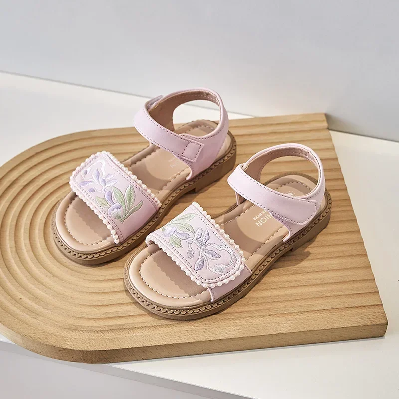 

Кожаные туфли для девочек, детские сандалии, в китайском стиле, Новинка лета 2024, туфли принцессы с вышивкой и жемчугом, с открытым носком