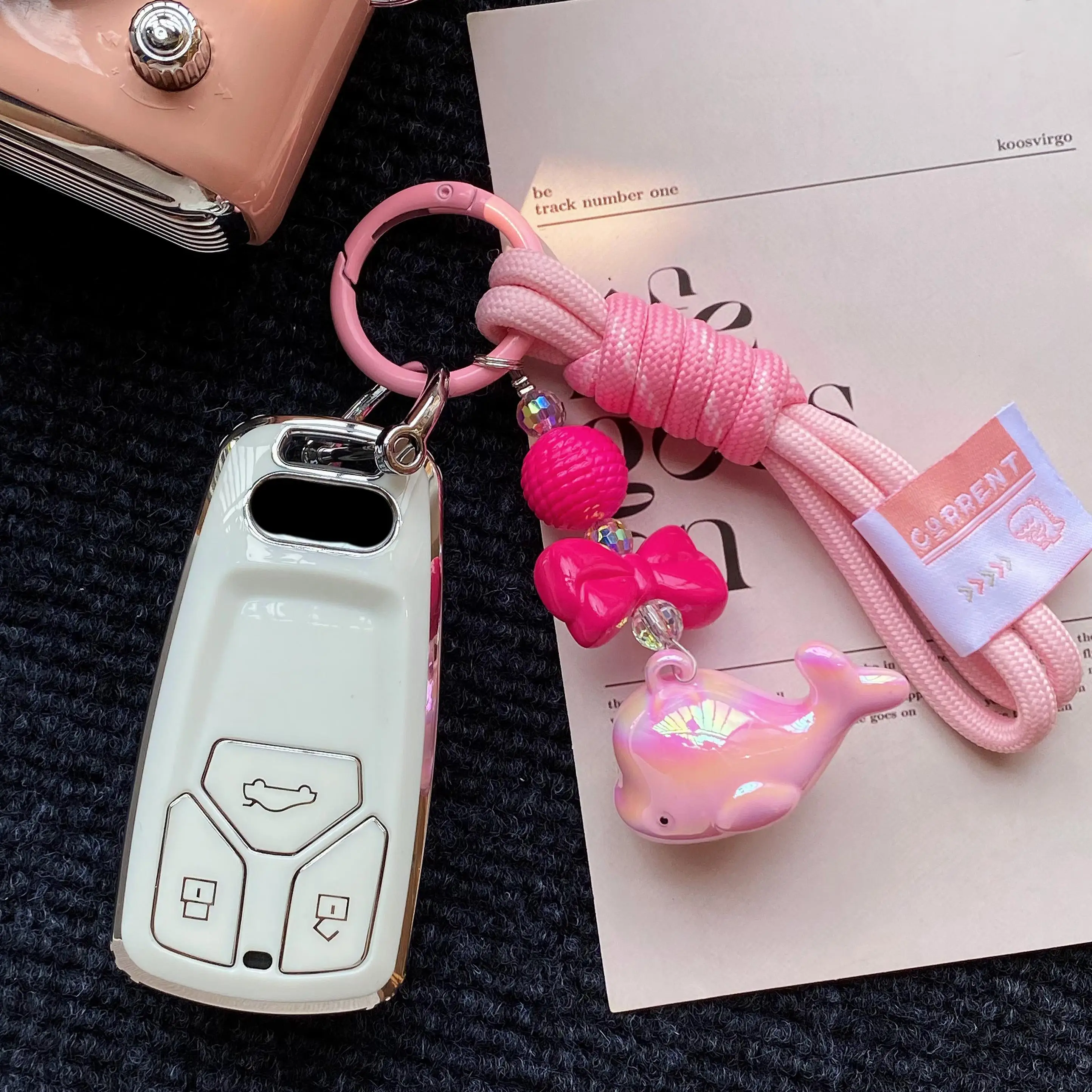 

Fashion TPU Car Remote Key Case Shell For Audi A4 A4L A5 Q5 Q7 TT TTS 8S B9 2016 2017 2018 Car Key Protection Shell Accessories