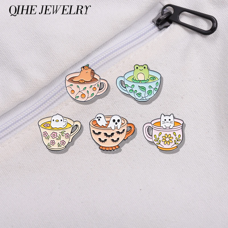 Мультяшная чашка животное брошь эмалированные булавки Милая утка Кот лягушка капибара призрак Броши рубашка лацкан значок забавное ювелирное изделие подарок для друзей