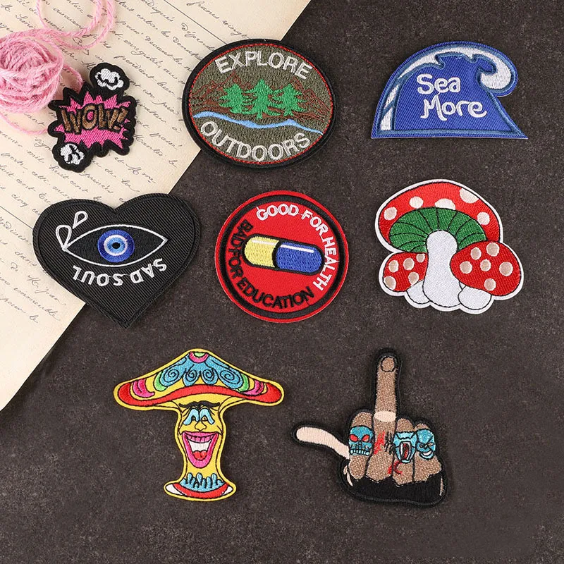 

1pcs Mix fashion Patches for Clothing Iron on Embroidered Sew Applique Cute Patch Fabric Badge Garment DIY Apparel Accessories