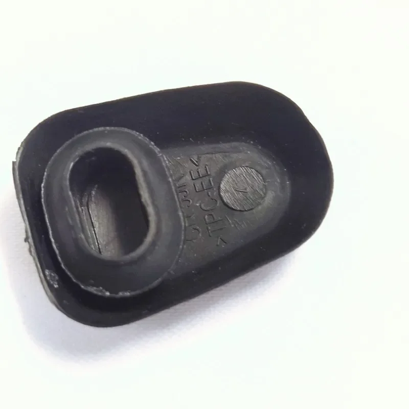 RWSYPL 도어 사이드 어린이 잠금 커버 핸들 고정 나사 VW POLO Golf 7 6 Mk5 Tiguan Passat B6 B7 B8 Amarok 용 먼지 고무 커버