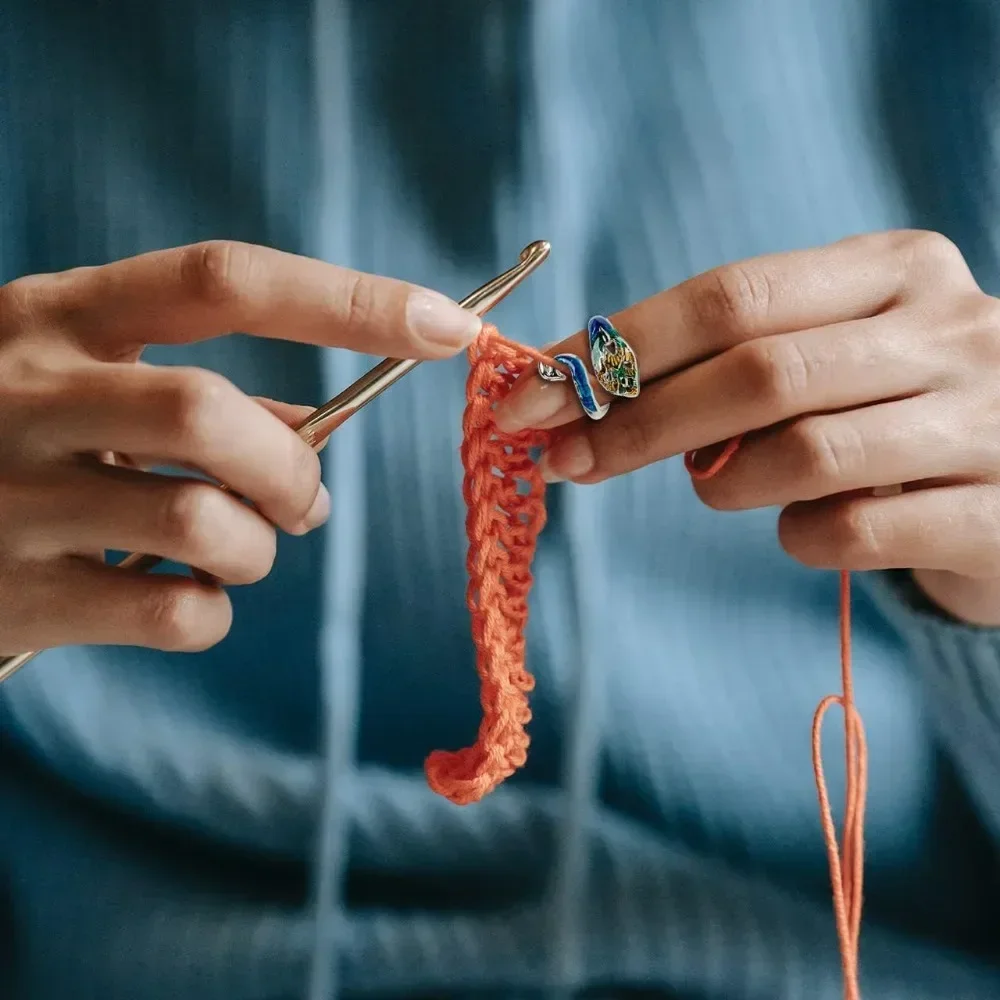 Crochet Tools Adjustable Crochet Tension Cat Ring Beginner Knitting Crochet Hook Ring Yarn Guide Finger Holders Thimbles Winder