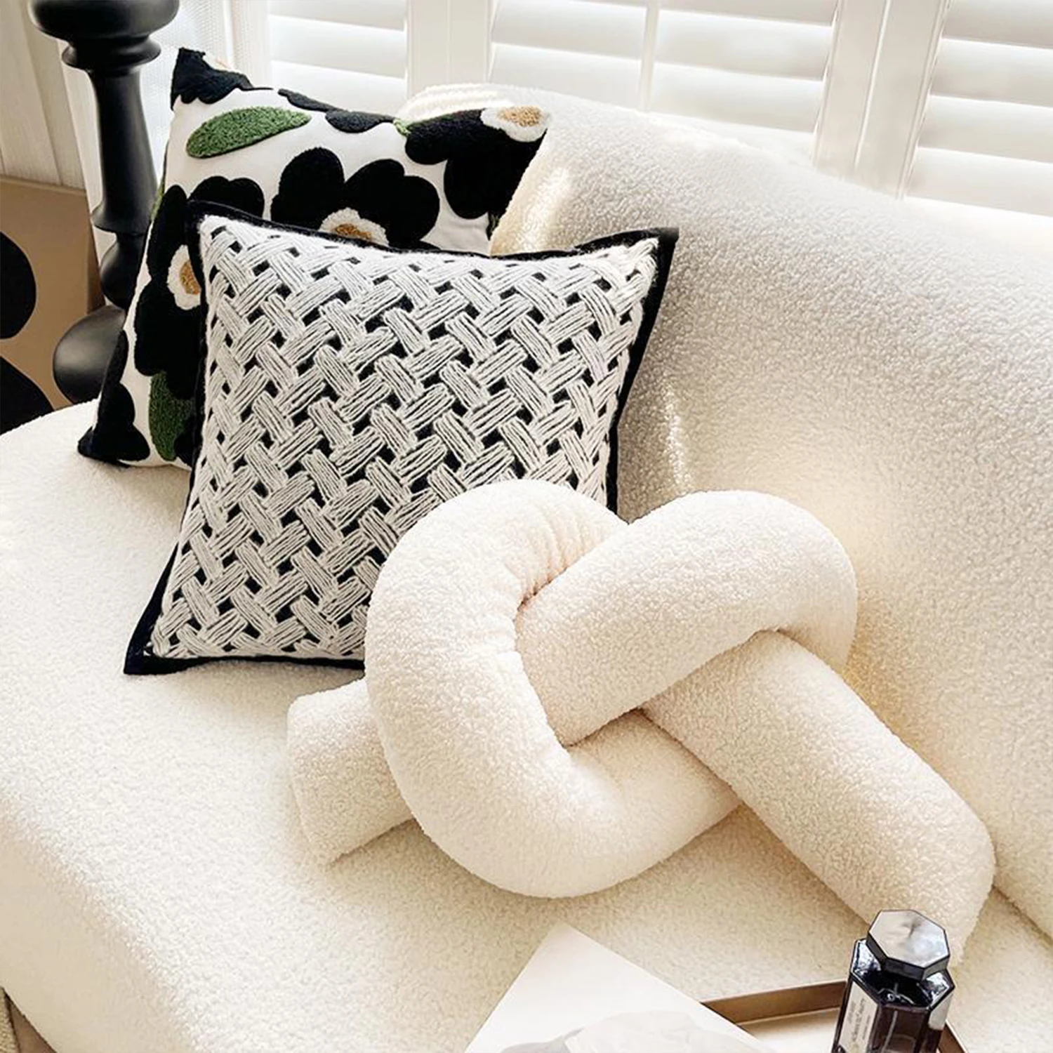 �̴ϸָ���Ʈ ������ ��Ÿ�� ��ô ����, ħ�� ���� �� �Ž� ���� ����, ����