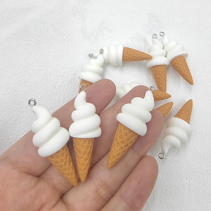 10pcs Kawaii 시뮬레이션 된 음식 아이스크림 매력 귀여운 수제 수지 펜던트 플랫 백 키 체인 DIY 쥬얼리 결과 C954 만들기