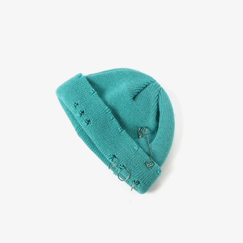 Y2K Gothic Beanie Wintermütze für Frauen und Mädchen, trendige Metallring-Pin Hip-Hop Streetwear Harajuku Skull Cap – Detail 16