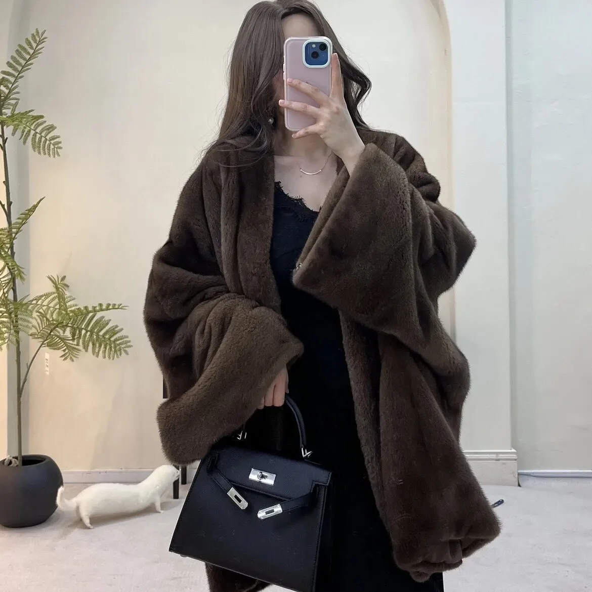 Lautaro Winter Luxury Elegant Thick Warm Soft Brown Bat Sleeved Faux Mink Fur Coat Women with V Neck Stylish Chic Fluffy Jacket