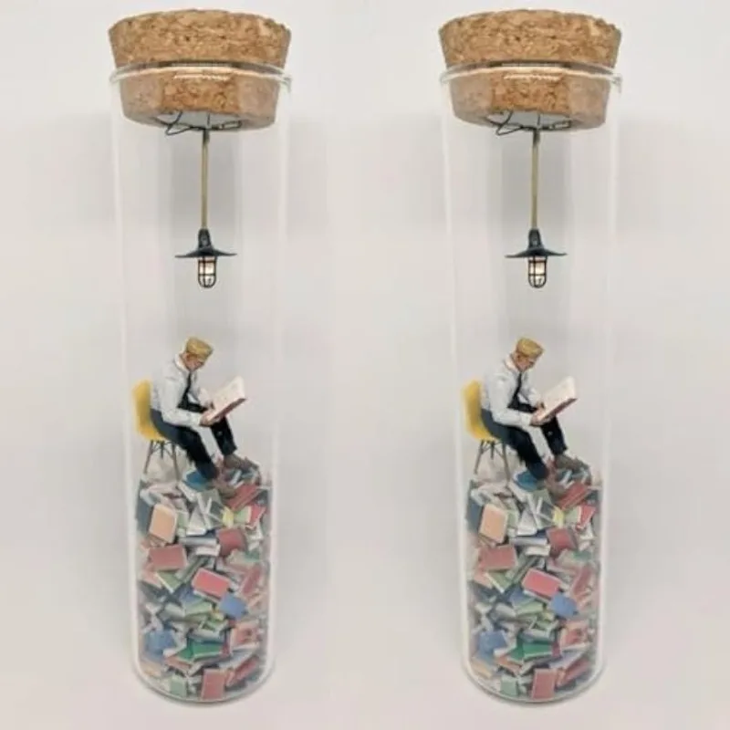 

Reading Man's Decoration in Test Tubes, Home Courtyard, Test Tube Perspective Decoration, Fun Science Fiction Book of Test Tubes